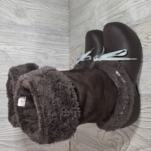 CROCS Nadia Winter Cozy Brown Faux Fur Lined Womens Boots Size 7 - Picture 2 of 14